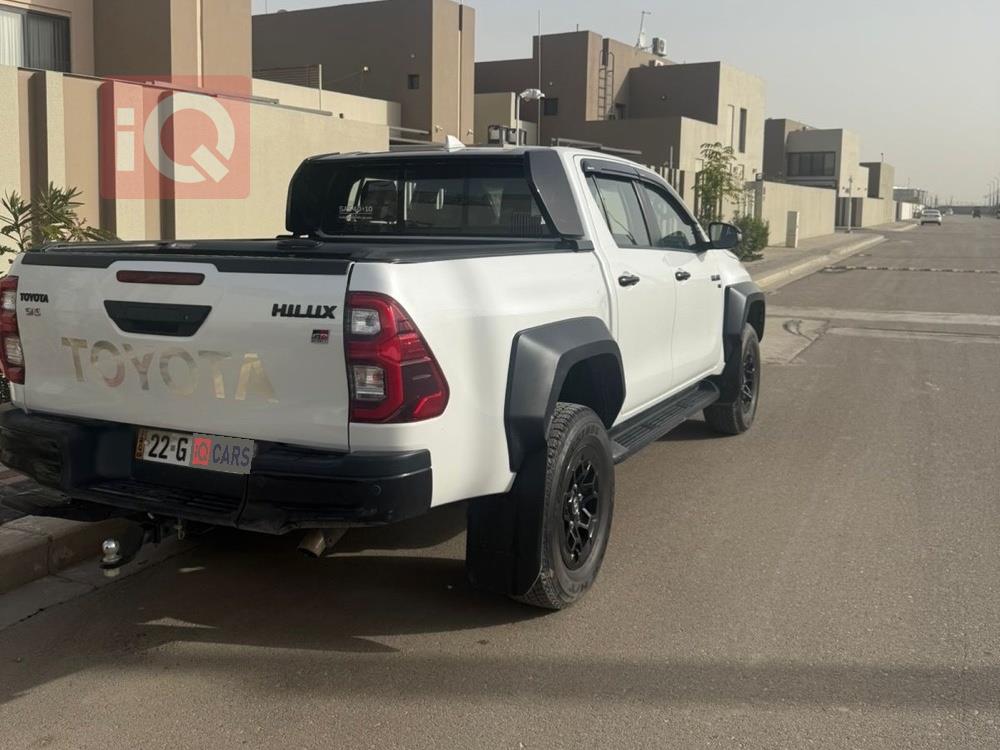 تويوتا هايلوكس